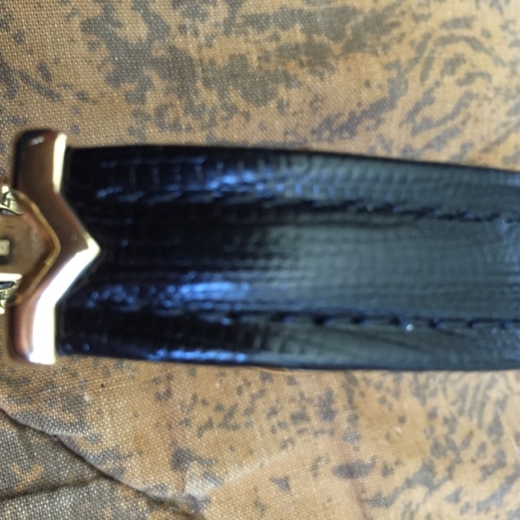 VERSACE VINTAGE 18KT GOLD AND DIAMOND WATCH - Picture 8 of 10